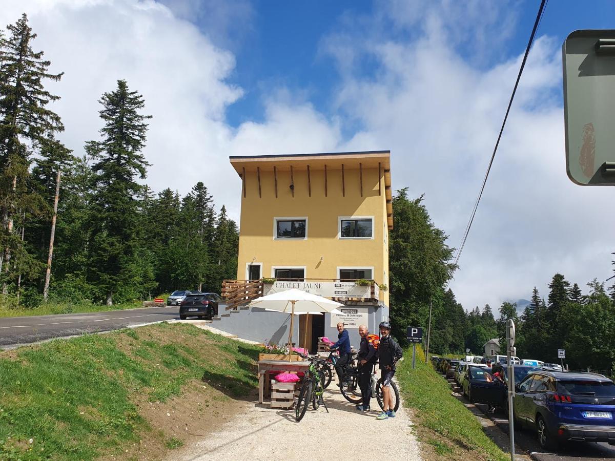 Chalet Jaune Charmant Som Sarcenas Luaran gambar